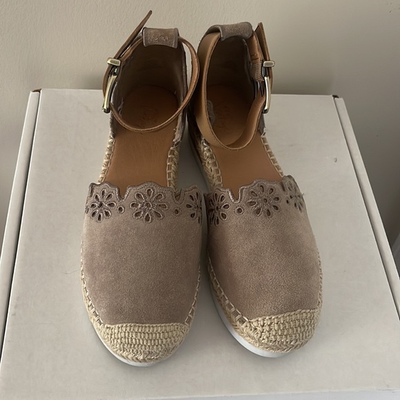 Crown Vintage Taupe Leather Brixie Wedge Sandal Size 7M, classic, casual - Picture 3 of 4